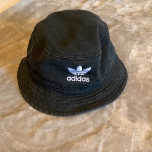 ❌SOLD❌Adidas Bucket Hat